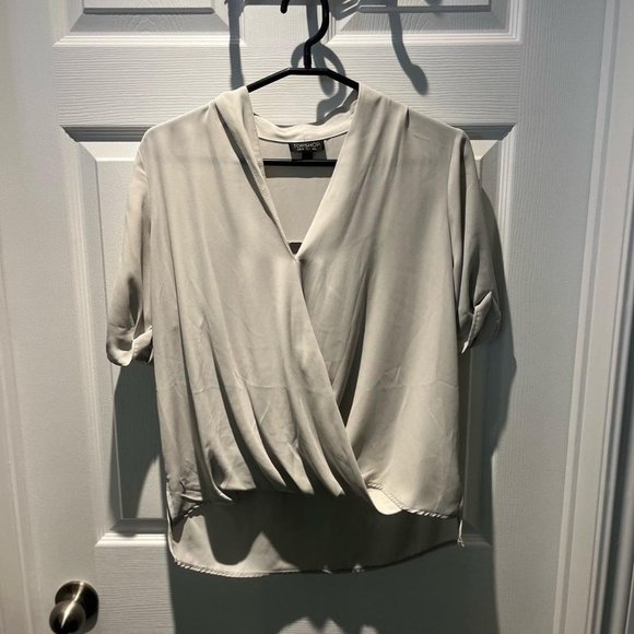 Cute Light Grey Blouse - Picture 1 of 3